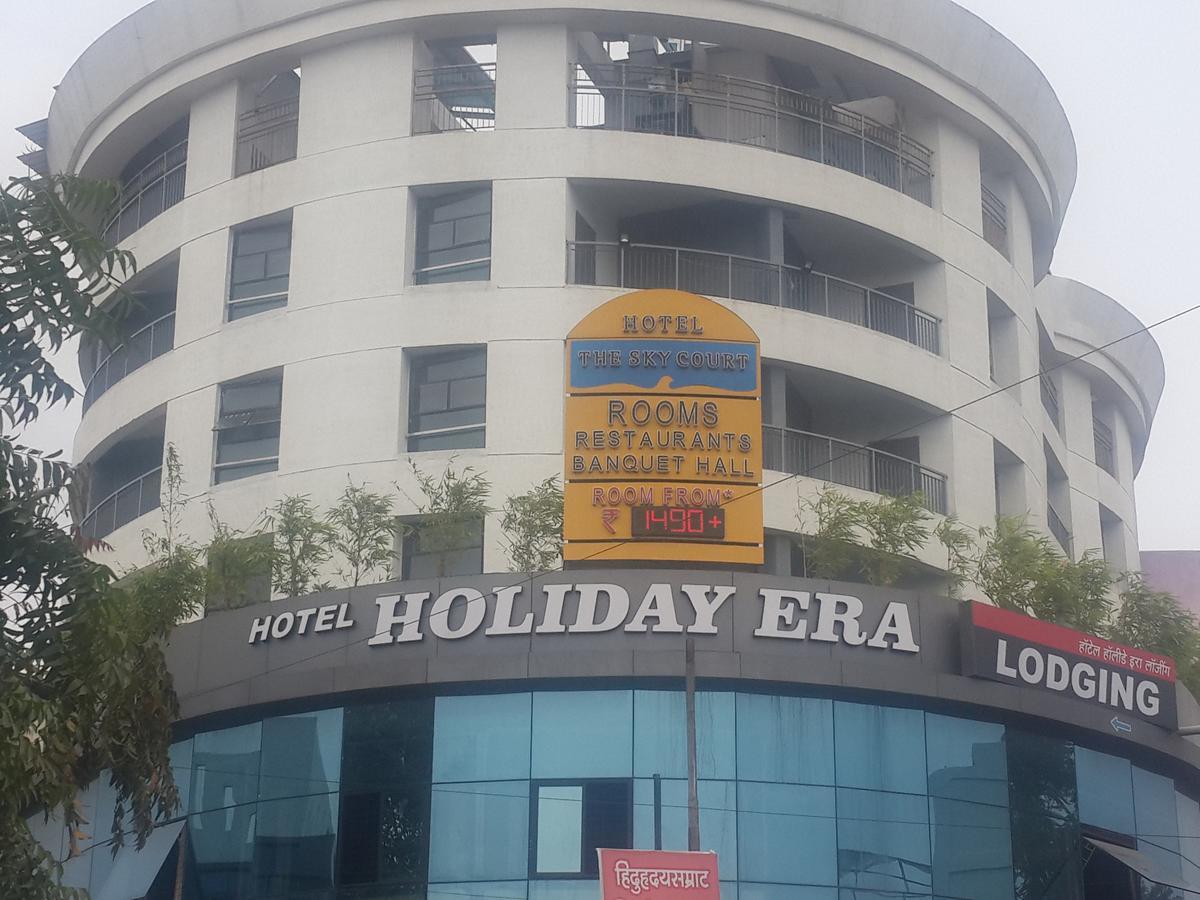 Hotel Holiday Era Aurangabad  Buitenkant foto
