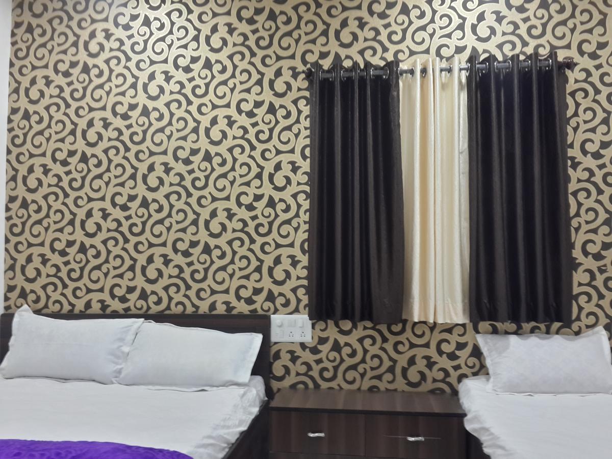 Hotel Holiday Era Aurangabad  Buitenkant foto
