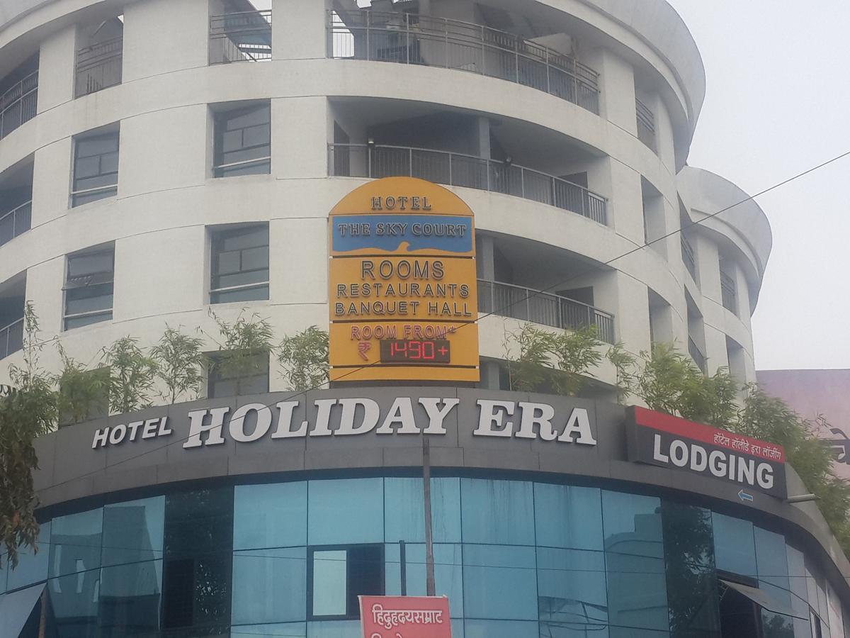 Hotel Holiday Era Aurangabad  Buitenkant foto