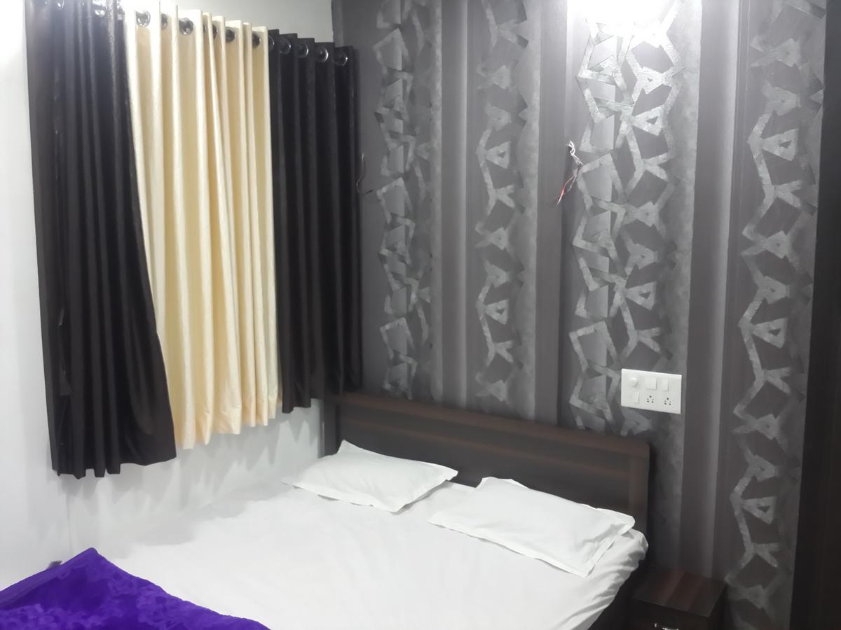 Hotel Holiday Era Aurangabad  Buitenkant foto