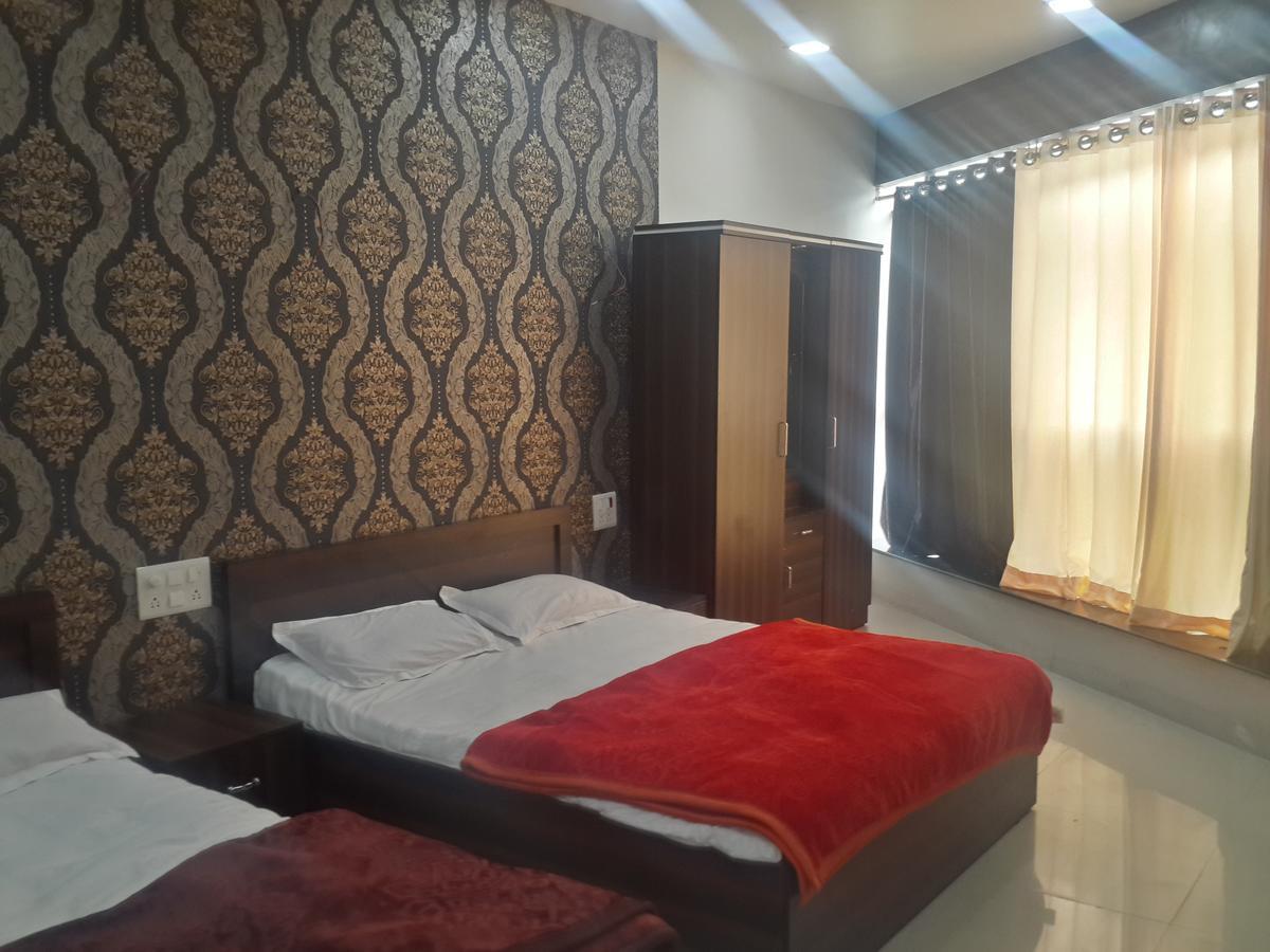 Hotel Holiday Era Aurangabad  Buitenkant foto