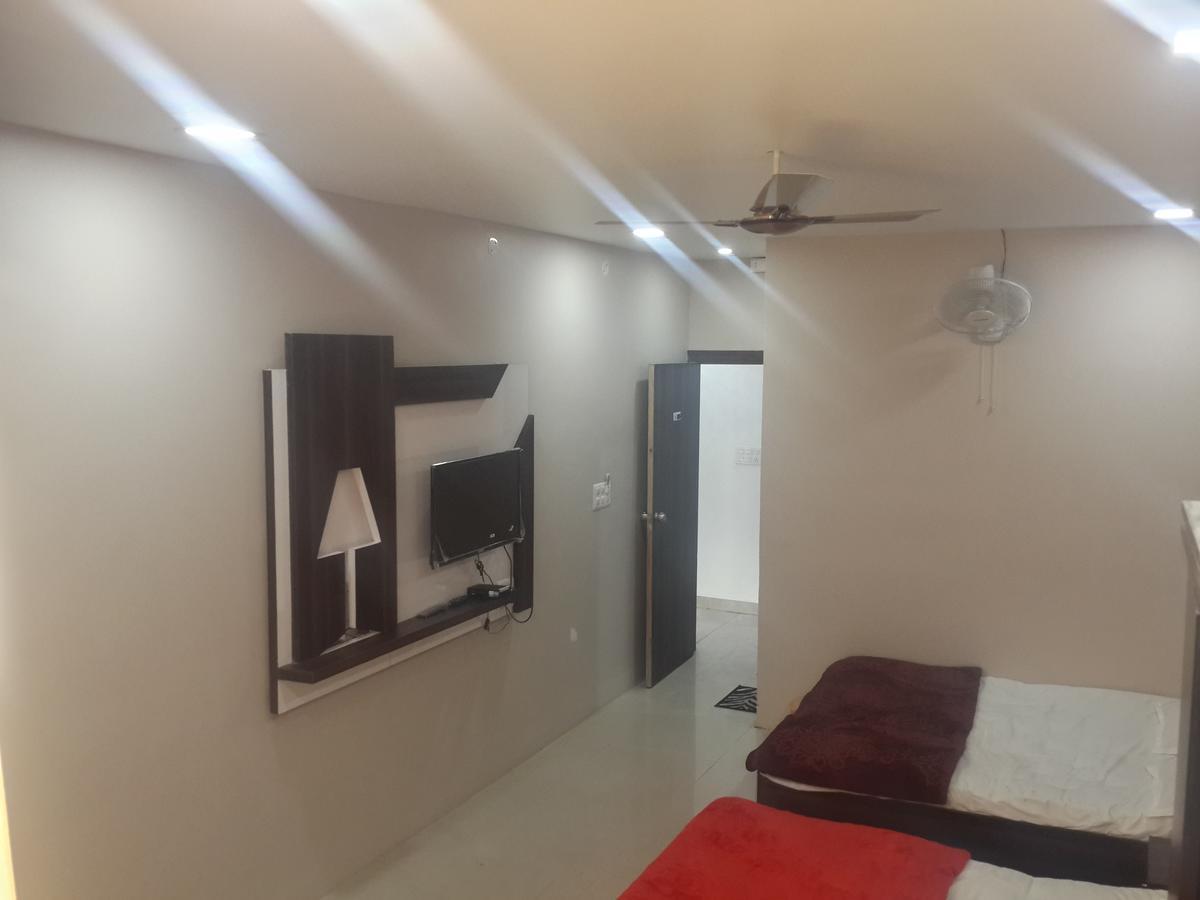 Hotel Holiday Era Aurangabad  Buitenkant foto