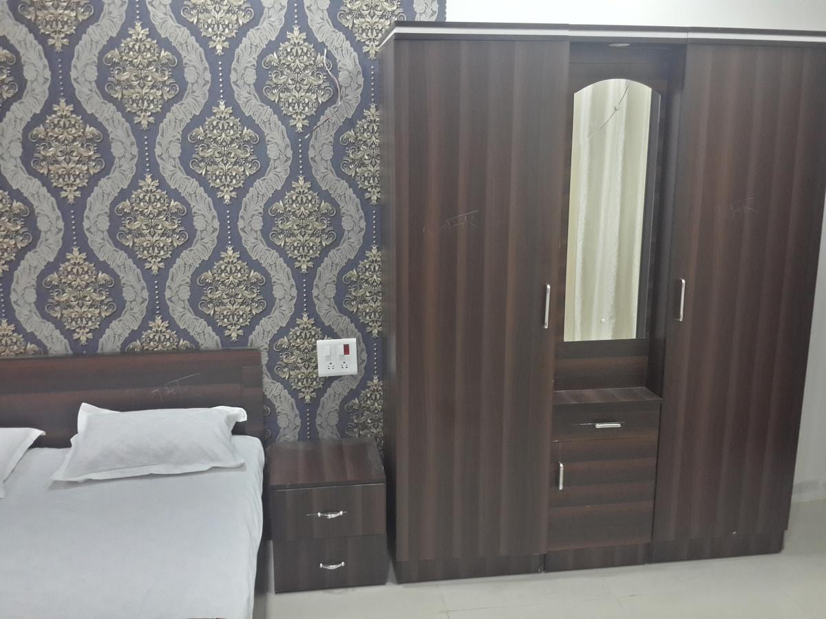 Hotel Holiday Era Aurangabad  Buitenkant foto