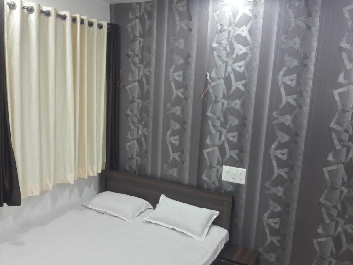 Hotel Holiday Era Aurangabad  Buitenkant foto