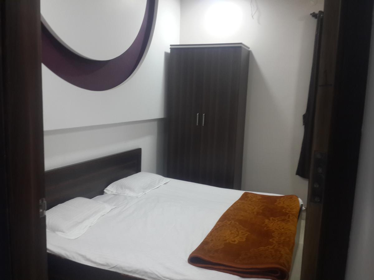 Hotel Holiday Era Aurangabad  Buitenkant foto