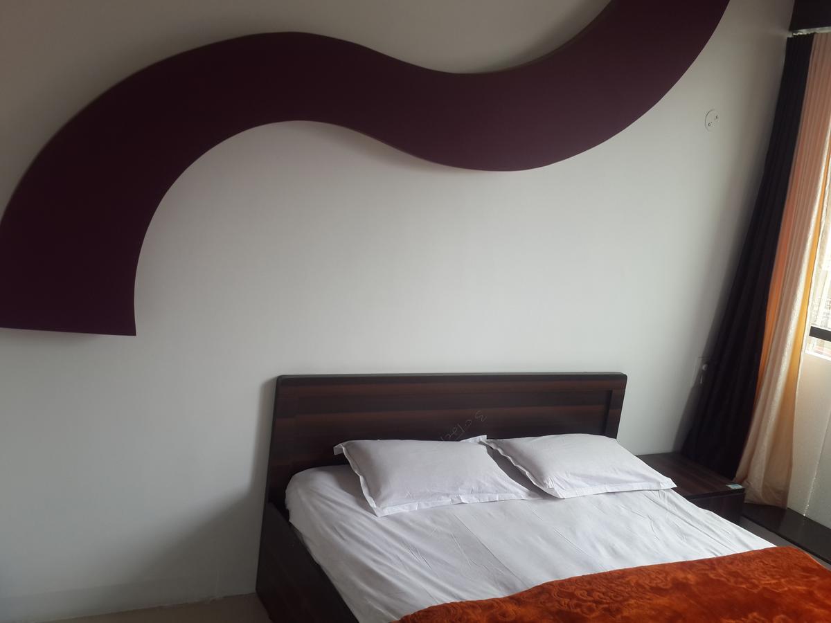 Hotel Holiday Era Aurangabad  Buitenkant foto