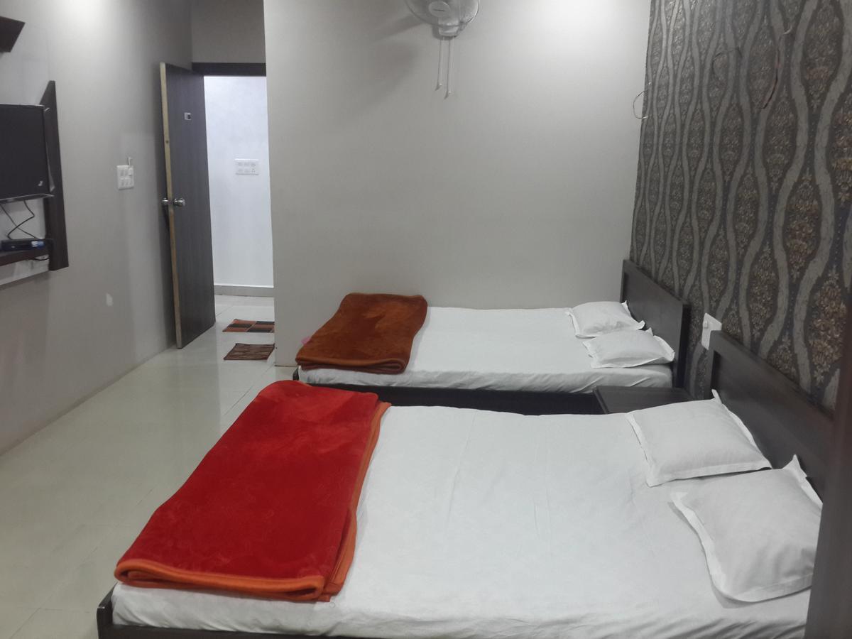 Hotel Holiday Era Aurangabad  Buitenkant foto